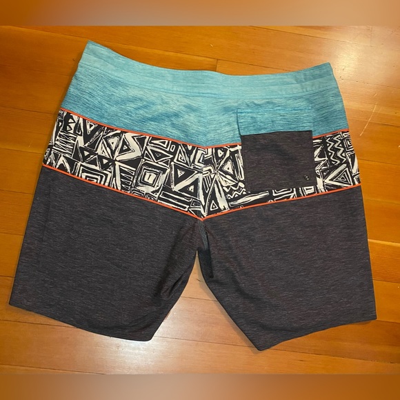 Billabong Tribong X Boardshorts Phantom - Picture 2 of 3